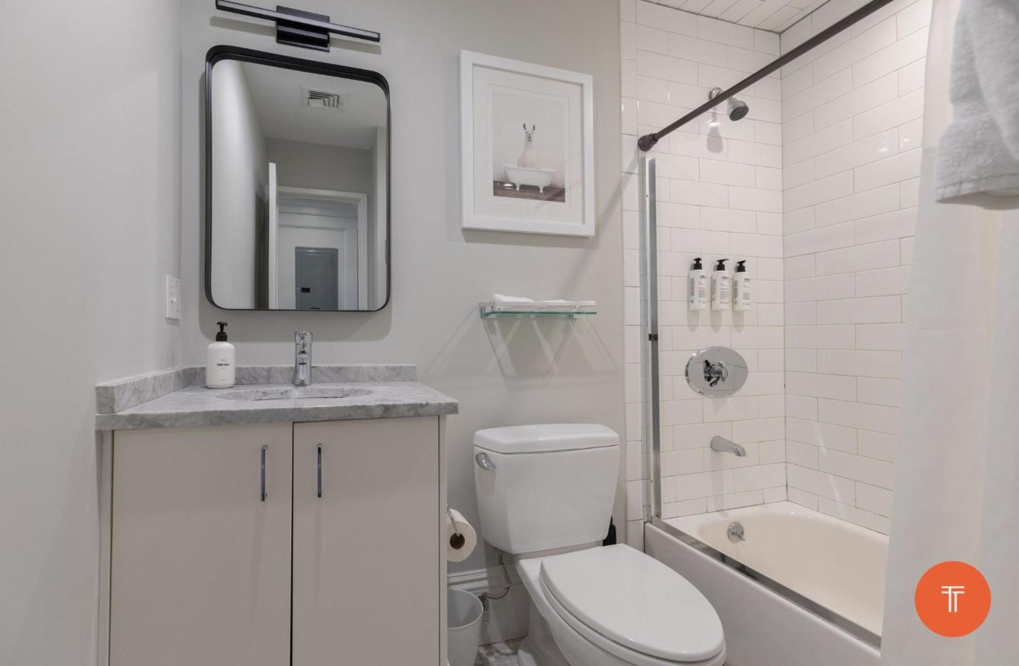 304 Newbury Street By Thatch Boston Bagian luar foto